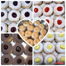 รสรวม 5ชิ้น สตอเบอรี่ บลูเบอรี่ วนิลา ชอคโกแลต โดนัทน้ำตาล)