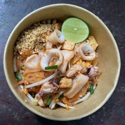 ผัดไท สูตรเด็ด ผัดซีอิ้ว คั่วไก่ - แม่อัง