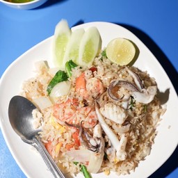ข้าวผัดปลาหมึก