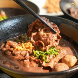 ก๋วยเตี๋ยว หมูสันคอสไลด์