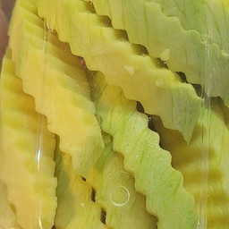 มะม่วงแก้วขมิ้นหั่นชิ้น