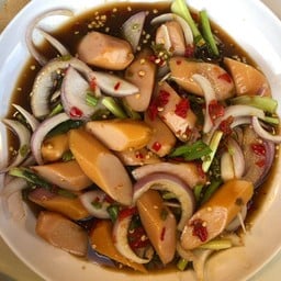 ยำไส้กรอก