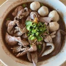 ก๋วยเตี๋ยวลูกชิ้นหมู+หมูหมักนุ่ม