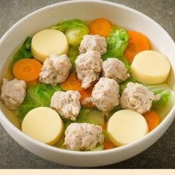 ต้มจืดหมูสับมีข้าวสวยให้ด้วยนะคะ