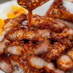 ข้าวหมูทอด น้ำจิิ้มแจ่ว วุฒากาศ57