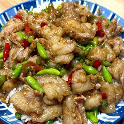 เนื้อติดมันผัดพริกขี้หนูสวนราดข้าว