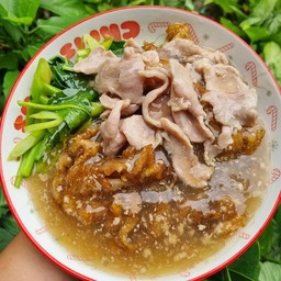ราดหน้าหมูหมัก