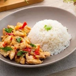 ข้าวราดผัด กระเพราไก่