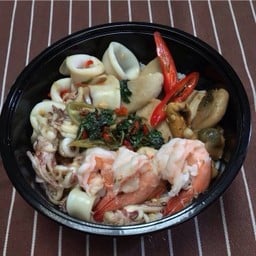 ข้าวกะเพราทะเลรวม  โบ๊ะบ๊ะ