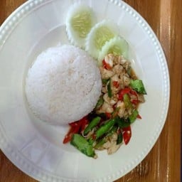 ปูผัดพริกขี้หนูสวน ราดข้าว