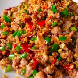 [อร่อยซ่ากับโค้ก] ข้าว หมูสับคั่วพริกเกลือ +  โค้ก ออริจินัล (กระป๋อง)