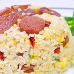 ข้าวผัดกุนเชียงหมู