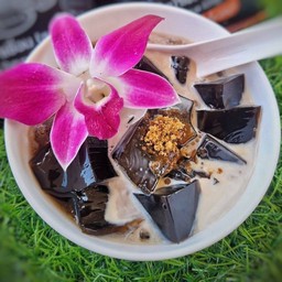 เฉาก๋วยนมสด