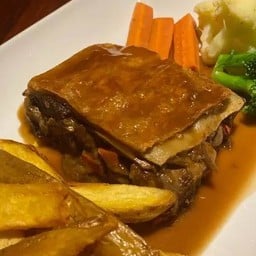 สเต็กโฮมเมด และ พายเซ่งจี๊