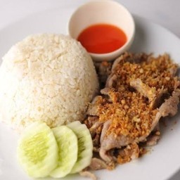 ไก่กระเทียม