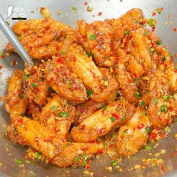 ไข่หมึกคั่วพริกเกลือ
