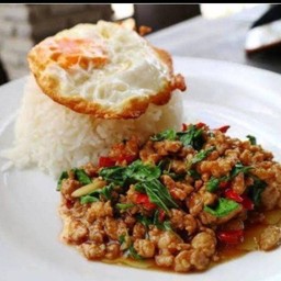 กระเพราไก่