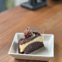 Brownie Basque Cheesecake