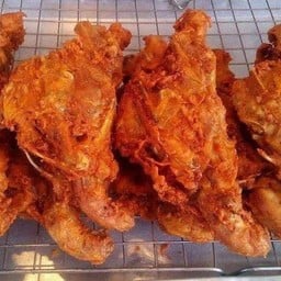 ไก่ทอดหาดใหญ่ ลาดพร้าว ซ.1 หน้าเซเว่น2
