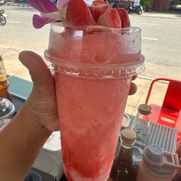 สตรอเบอร์รี่นมสด