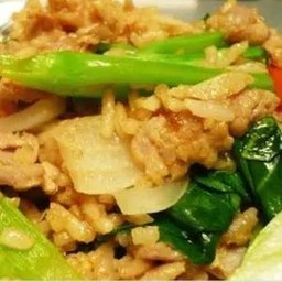 ข้าวผัดใส่คะน้าหมู pork