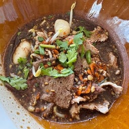 ก๋วยเตี๋ยว หมูน้ำตก