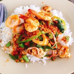 ผัดพริกแกงทะเลรวมราดข้าว