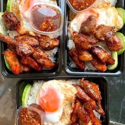 ข้าวราดหมูแดดเดียว 150 กรัม (ชั่งก่อนทอด)