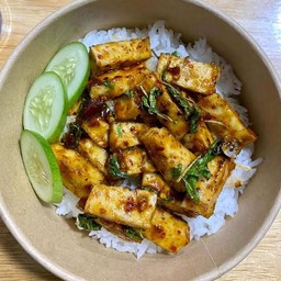 ข้าวกะเพราหมูยอ