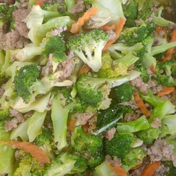 ผัดบล็อคโคลี่หมูสับ