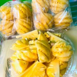 สับปะรดภูแลไซส์จัมโบ้ยกถุงหั่น พร้อมทาน
