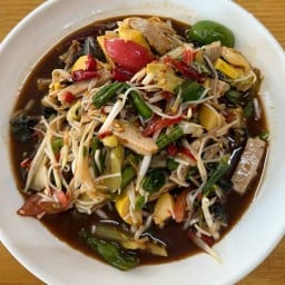 ก๋วยเตี๋ยวเรือทองผกา ส้มตำ อาหารตามสั่ง  แหลมฉบัง