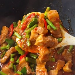 ข้าวผัดพริกแกง