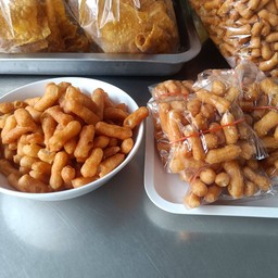 ปาท่องโก๋ทอดกรอบกินกับโจ๊ก