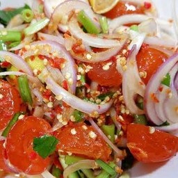 ยำไข่แดงเค็ม