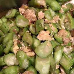 ผัดบวบใส่ไข่