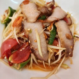 ส้มตำคอหมูย่าง