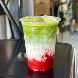 มัทฉะสตรอว์เบอร์รี่