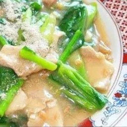 ก๋วยเตี๋ยวราดหน้าไก่ chicken