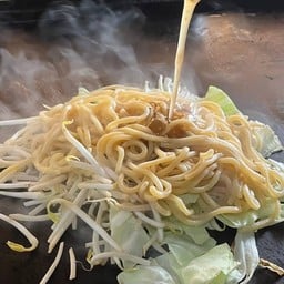 Shiosoba Pork ยากิโซบะผัดเกลือหมู