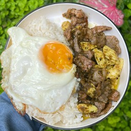 ข้าวราด ... ซอสโหระพา (ระบุเนื้อสัตว์)