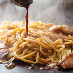 Shoyusoba Beef Tendon Leek ยากิโซบะผัดโชยุเอ็นเนื้อ กุยช่าย