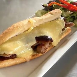 ไส้กรอก กับ ชีส