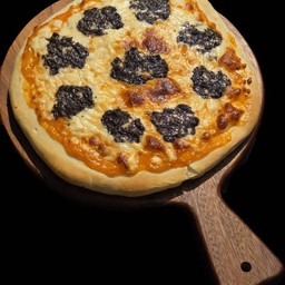 pizza เห็ดเเชมปิญญองทรัฟเฟิล