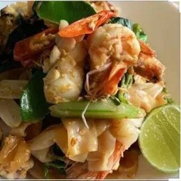 ก๋วยเตี๋ยวผัดขี้เมากุ้ง shrimp