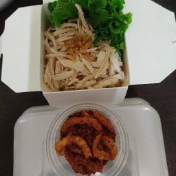 สถานีหมี่ ข้าว  เส้นหมี่ไก่ฉีก  ข้าวคลุกน้ำพริก บ้านเอื้ออาทร สุวรรณภูมิ1ตึก55