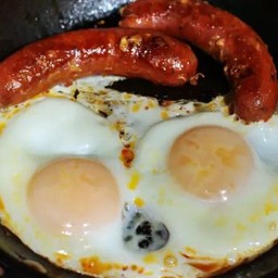 ไส้กรอก กับ ไข่