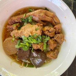 ก๋วยเตี๋ยวไก่ตุ๋นรวม