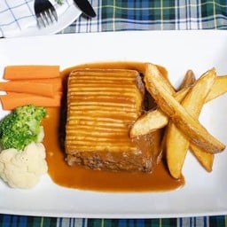 โฮมเมด พาย มีทเนื้อ กับ มันฝรั่ง 