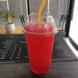 น้ำแดงโซดา